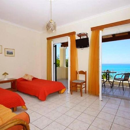 Natalia Apartment B With Panoramic Sea Views Of Agios Gordios Bay Eksteriør billede