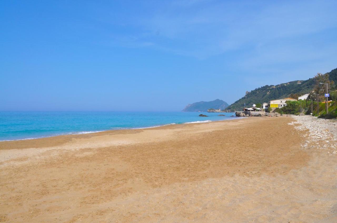 Natalia Apartment B With Panoramic Sea Views Of Agios Gordios Bay Eksteriør billede