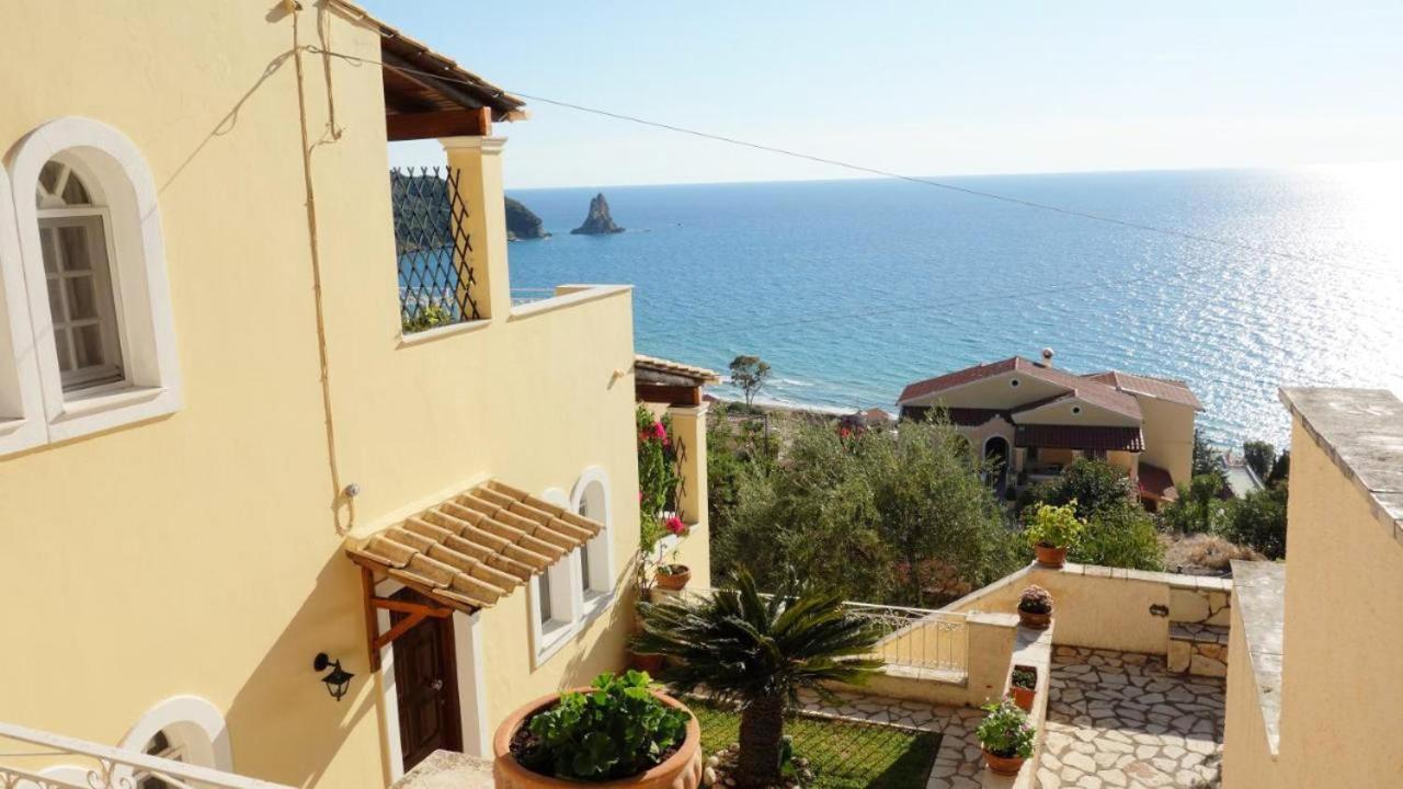 Natalia Apartment B With Panoramic Sea Views Of Agios Gordios Bay Eksteriør billede