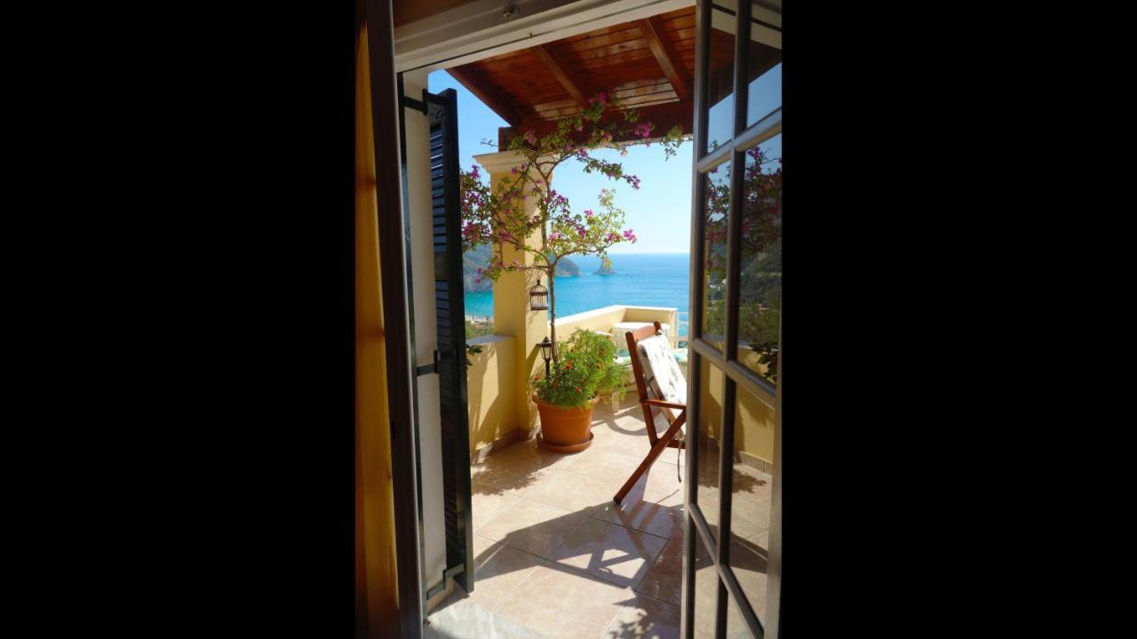 Natalia Apartment B With Panoramic Sea Views Of Agios Gordios Bay Eksteriør billede