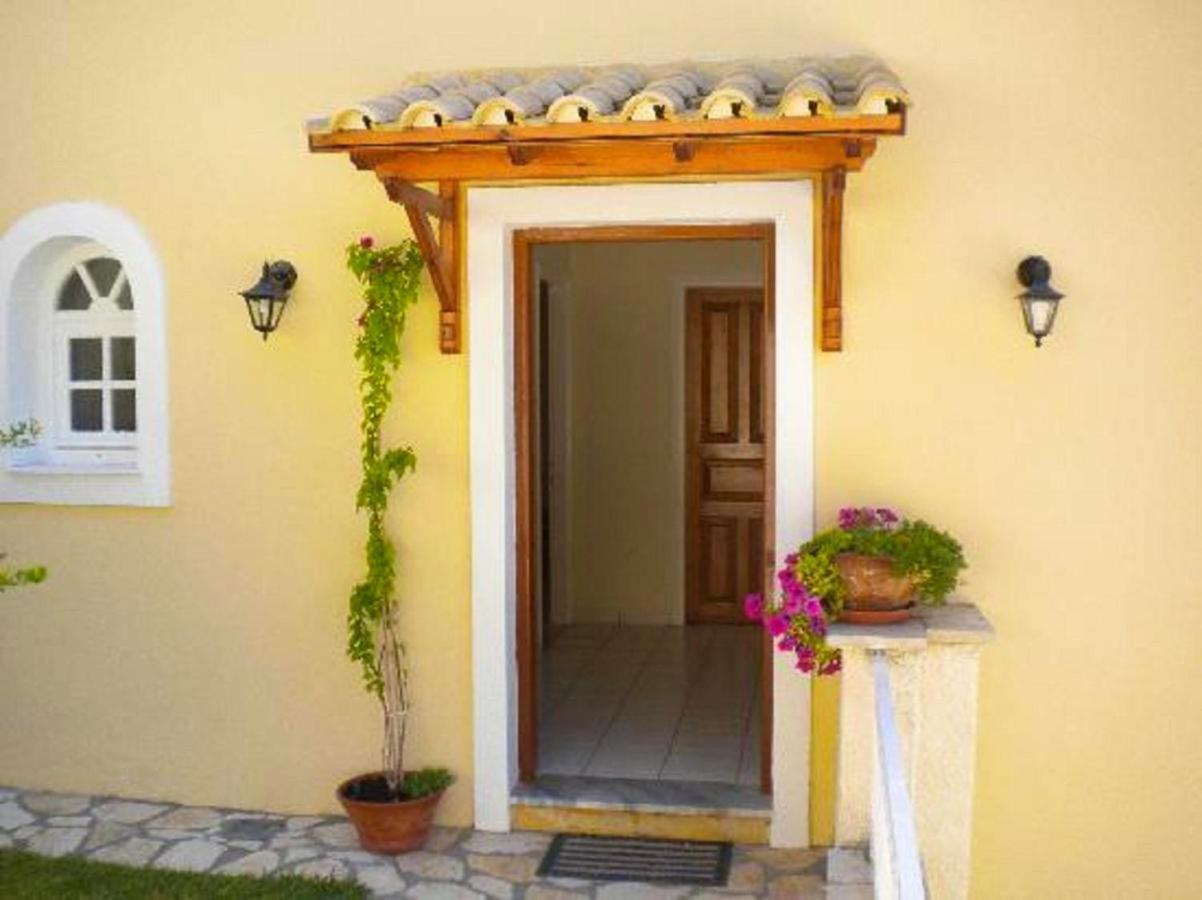 Natalia Apartment B With Panoramic Sea Views Of Agios Gordios Bay Eksteriør billede
