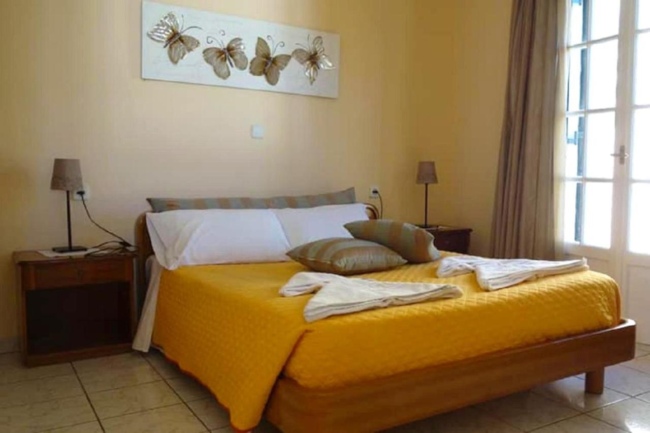 Natalia Apartment B With Panoramic Sea Views Of Agios Gordios Bay Eksteriør billede