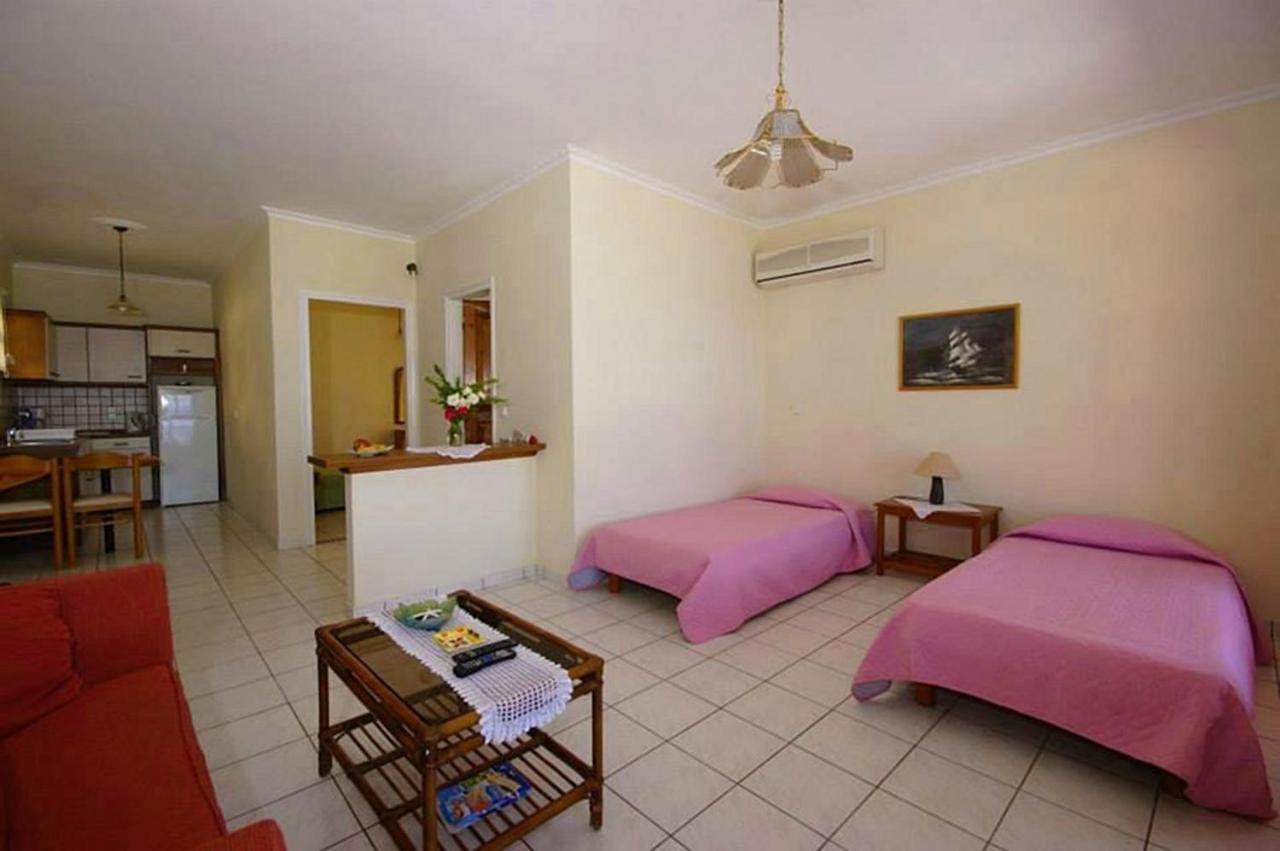 Natalia Apartment B With Panoramic Sea Views Of Agios Gordios Bay Eksteriør billede