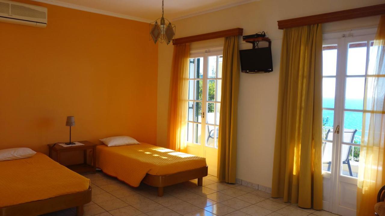 Natalia Apartment B With Panoramic Sea Views Of Agios Gordios Bay Eksteriør billede