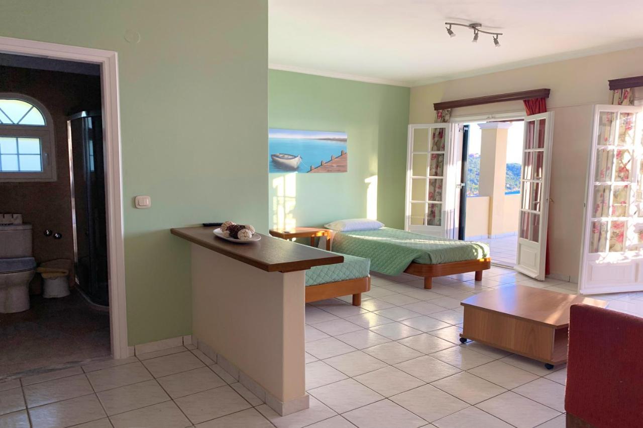 Natalia Apartment B With Panoramic Sea Views Of Agios Gordios Bay Eksteriør billede